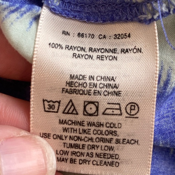 Vanessa Virginia Abstract Pattern Flowly Blouse in Blue & Green Size 0 - Picture 10 of 10